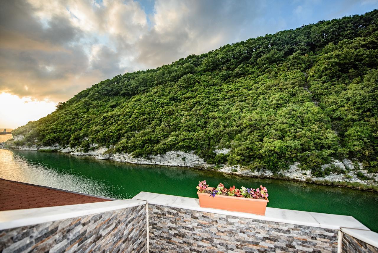 Hill River Hotel Агва Экстерьер фото